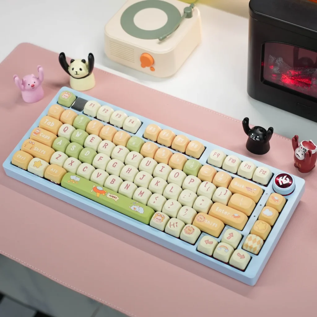 Pig Pilot MOA Keycap Adorable Pig Pilot PBT MOA hero image featuring Pig Pilot Keycap Set