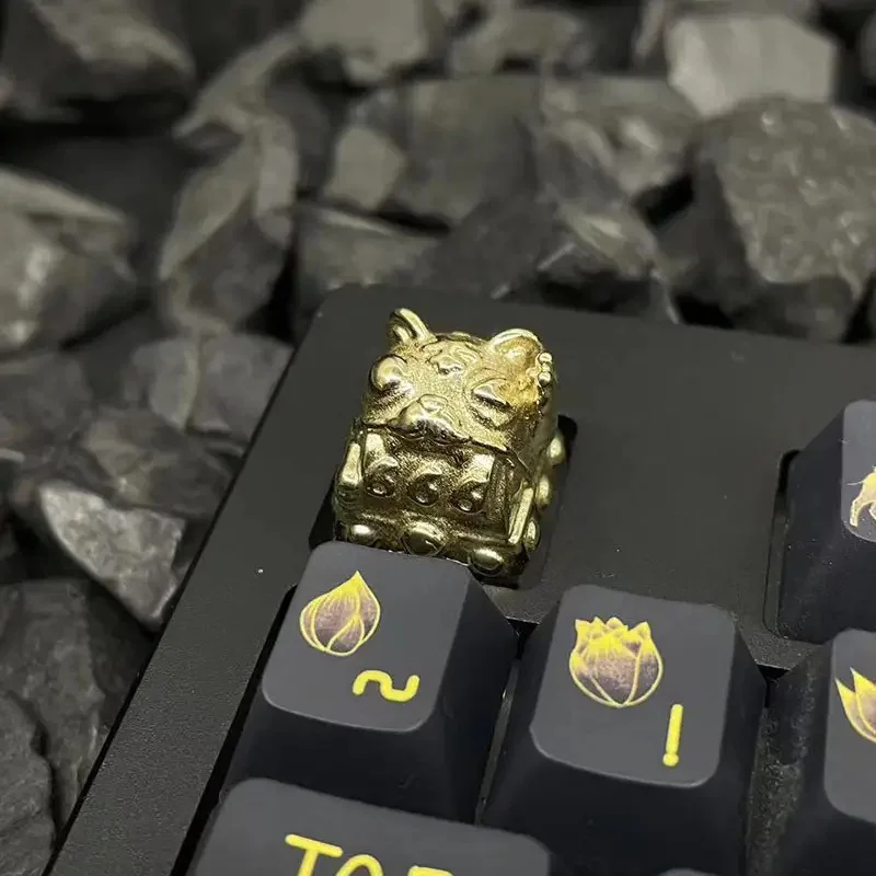Detailed texture view of Bright Fortune Cat Keycaps Handcrafted 3D design and material