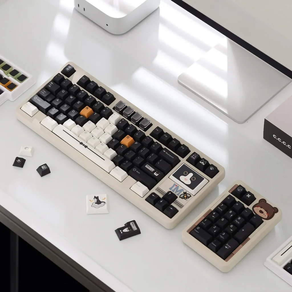 Side profile of Cow Cat Cherry Keycap Distinctive Cow Cat PBT Set showing keycap set shape and fit