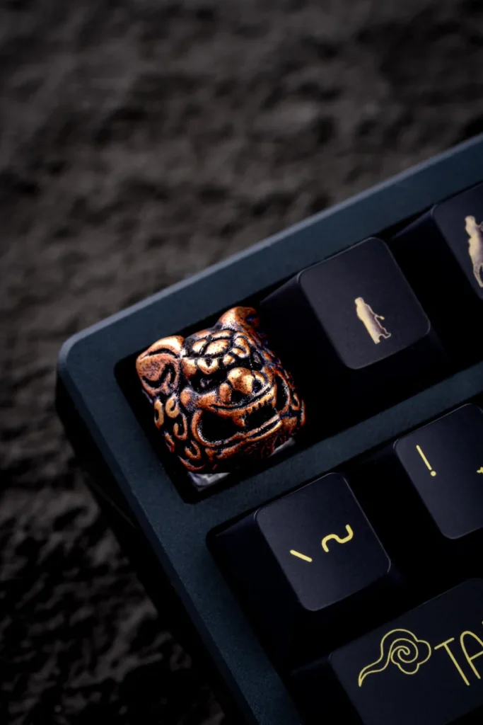 Different material options: White Copper, Brass, Copper Qilin Keycaps