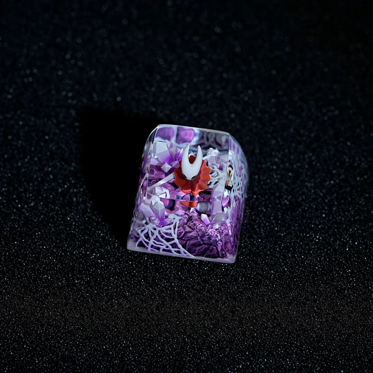 Side view of SA R1 profile Hollow Knight Hornet artisan keycap