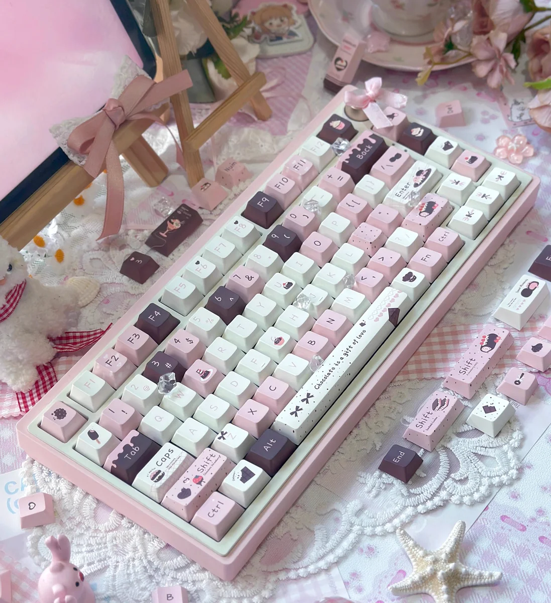Top-down view of Chocolate Strawberry Keycap Set illustrating full coverage