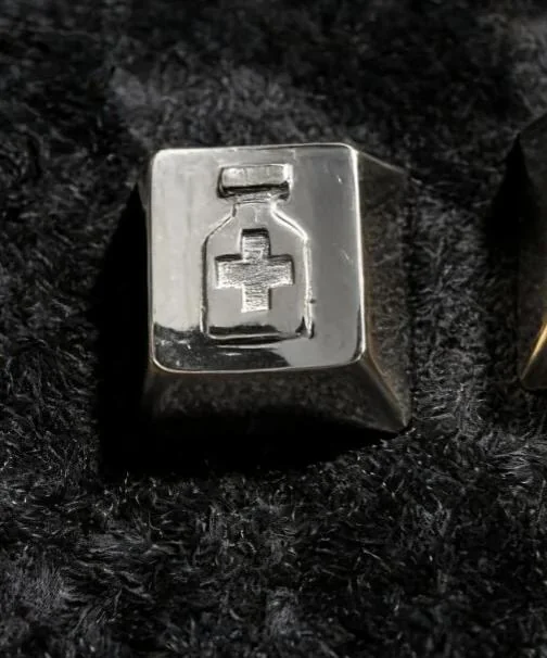 Angle view of Counter-Strike CSGO In-Game Item Premium silver showing color layering and layout presence
