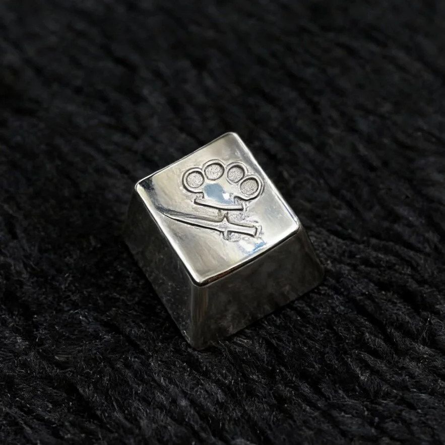 Detailed texture view of Counter-Strike CSGO In-Game Item Premium silver design and material