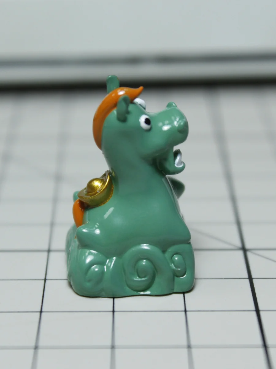 Side profile of Green Pony Keycap, demonstrating OEM R4 compatibility