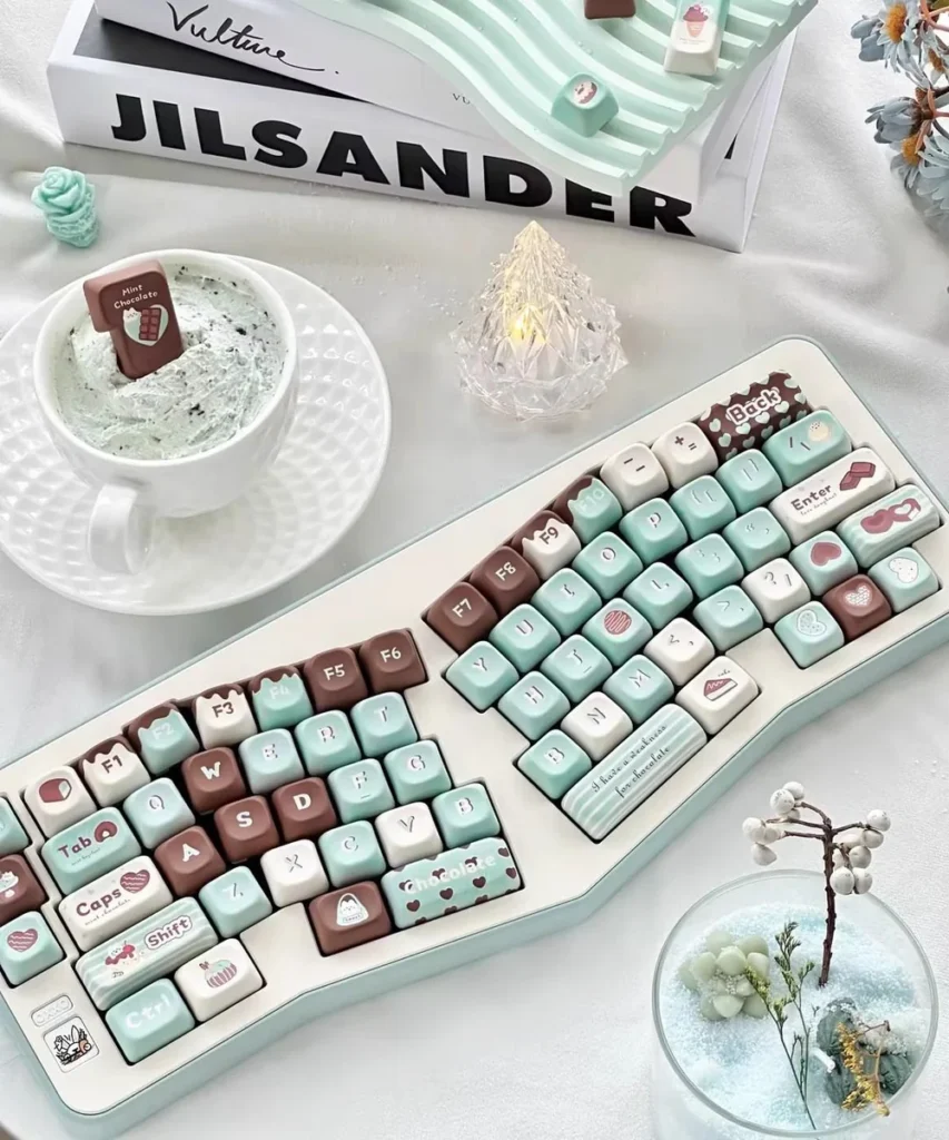 Detail of spacebar and modifier keys from the Mint Chocolate set
