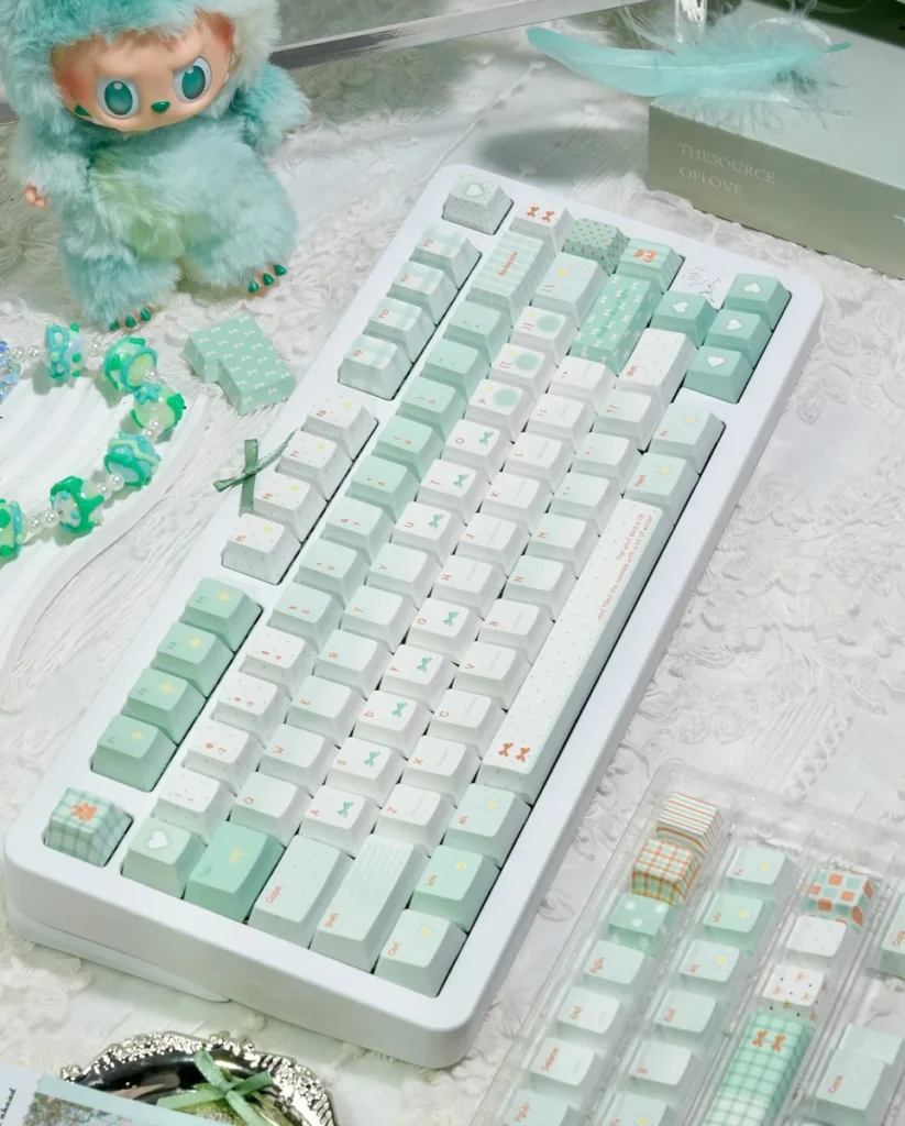 Transparency test of PBT PC blend keycaps with light diffusion