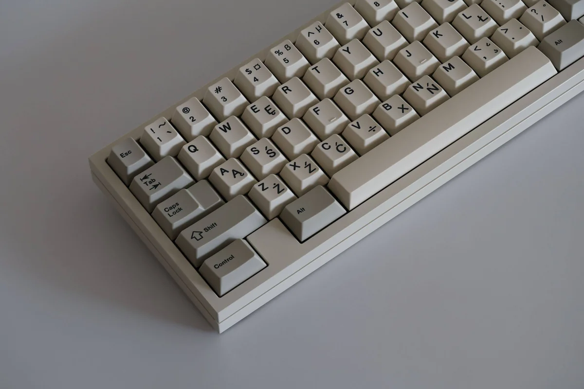 Retro Saw Cherry Keycap Premium Pbt Design product image