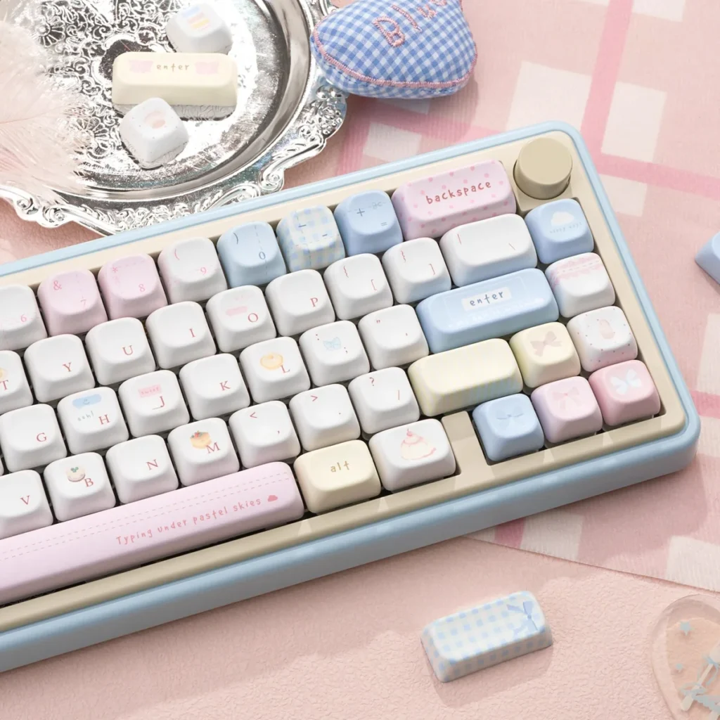 Side profile of Sugar Weave Summer Series Exclusive 'Sugar Woven showing keycap set shape and fit