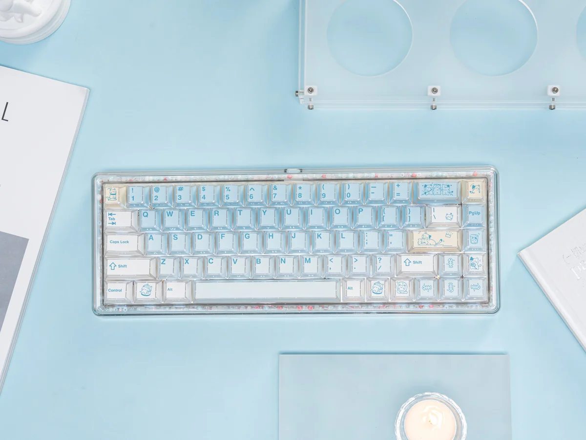 The Summer Kitty Keycap Set packaging, featuring brand logo and a glimpse of the keycaps inside